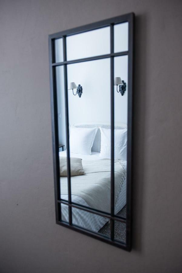 Les Suites Du 17 Aigues-Mortes Exterior foto